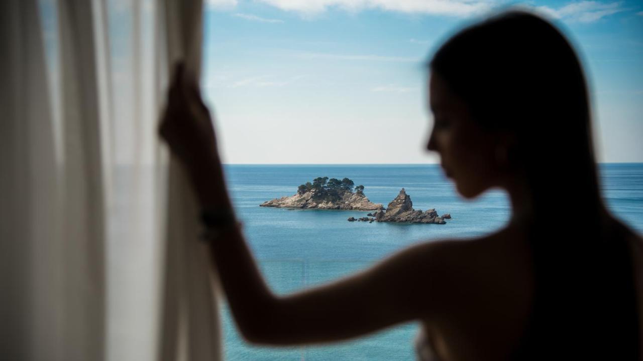 Hotel Ami Budva Petrovac エクステリア 写真