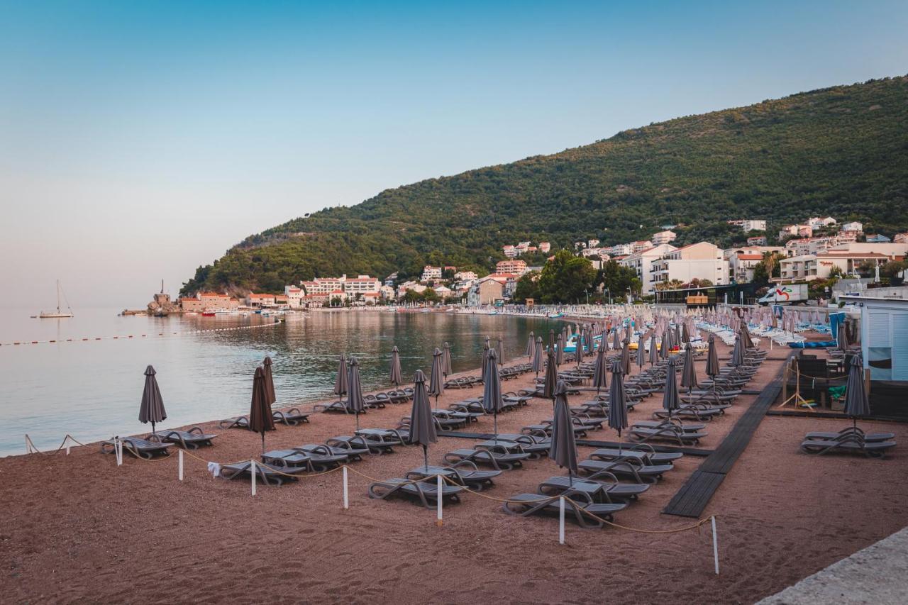 Hotel Ami Budva Petrovac エクステリア 写真