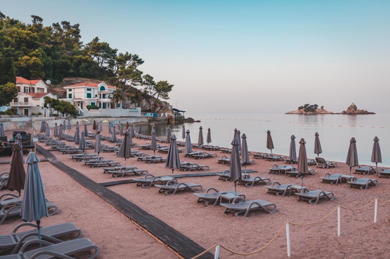 Hotel Ami Budva Petrovac エクステリア 写真